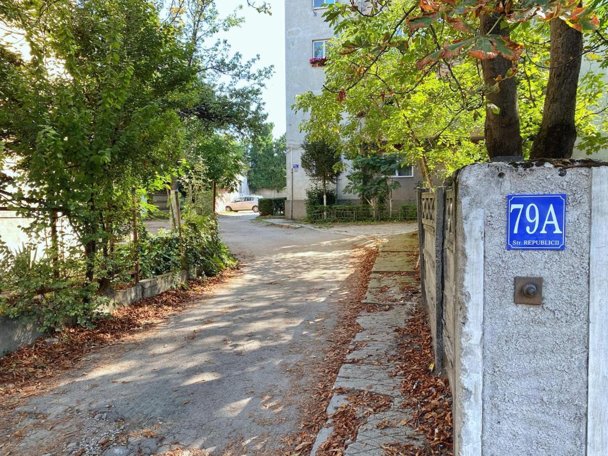 Highland Home - Cozy Apartments Near City Center Gran Varadino Esterno foto