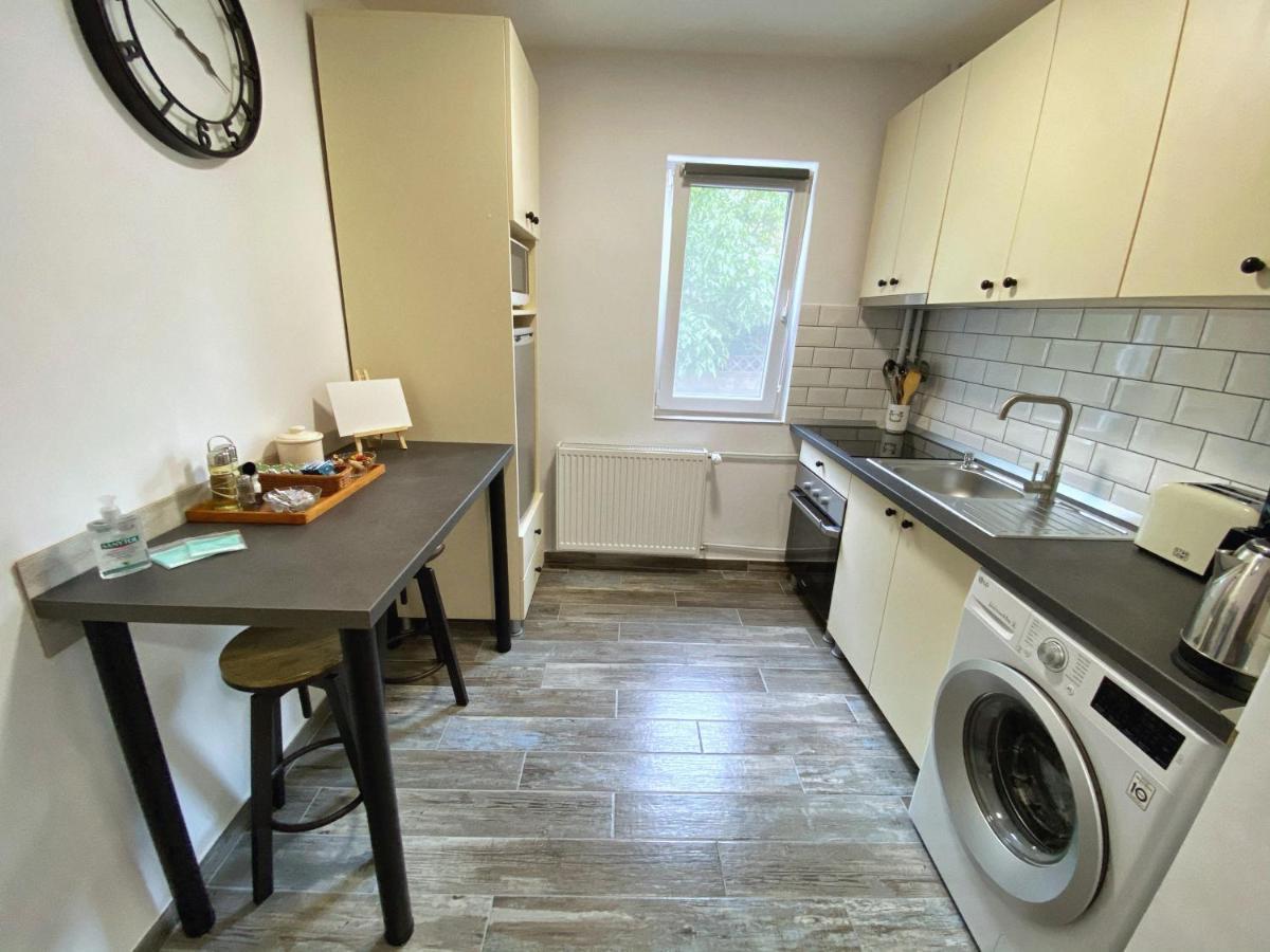 Highland Home - Cozy Apartments Near City Center Gran Varadino Esterno foto